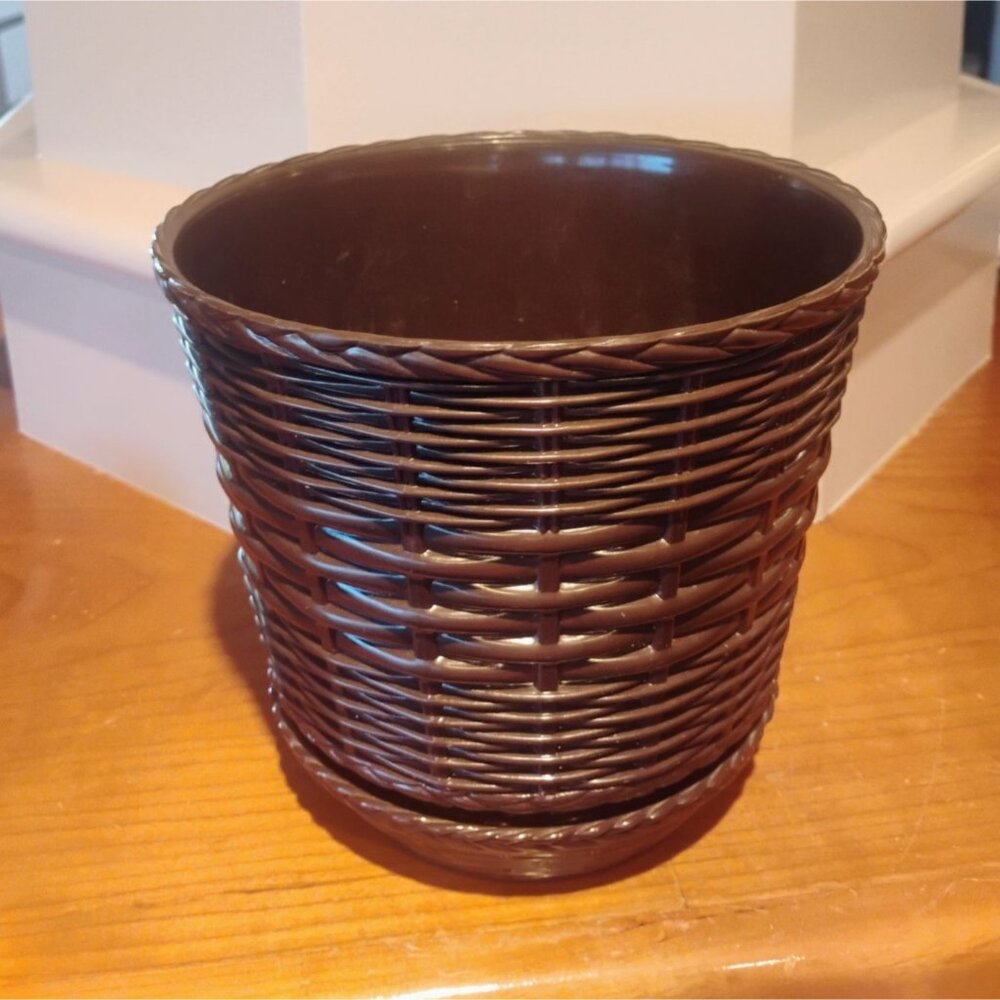 Vtg Lawnware Flower Pot Planter #227 Brown Plastic Basket Weave Rattan 6" x 7"